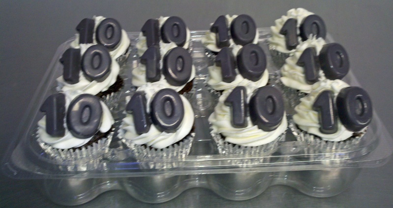 10-Year-Anniversary-Cupcakes